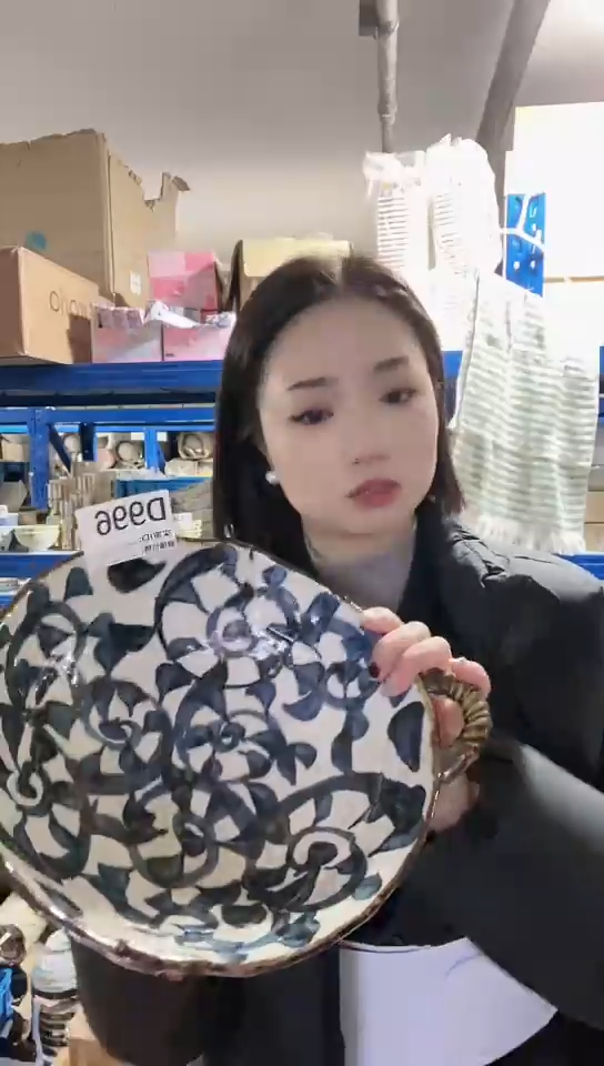 【闪购商品】瓷片日本瓷器章鱼唐草31cm双耳钵D996