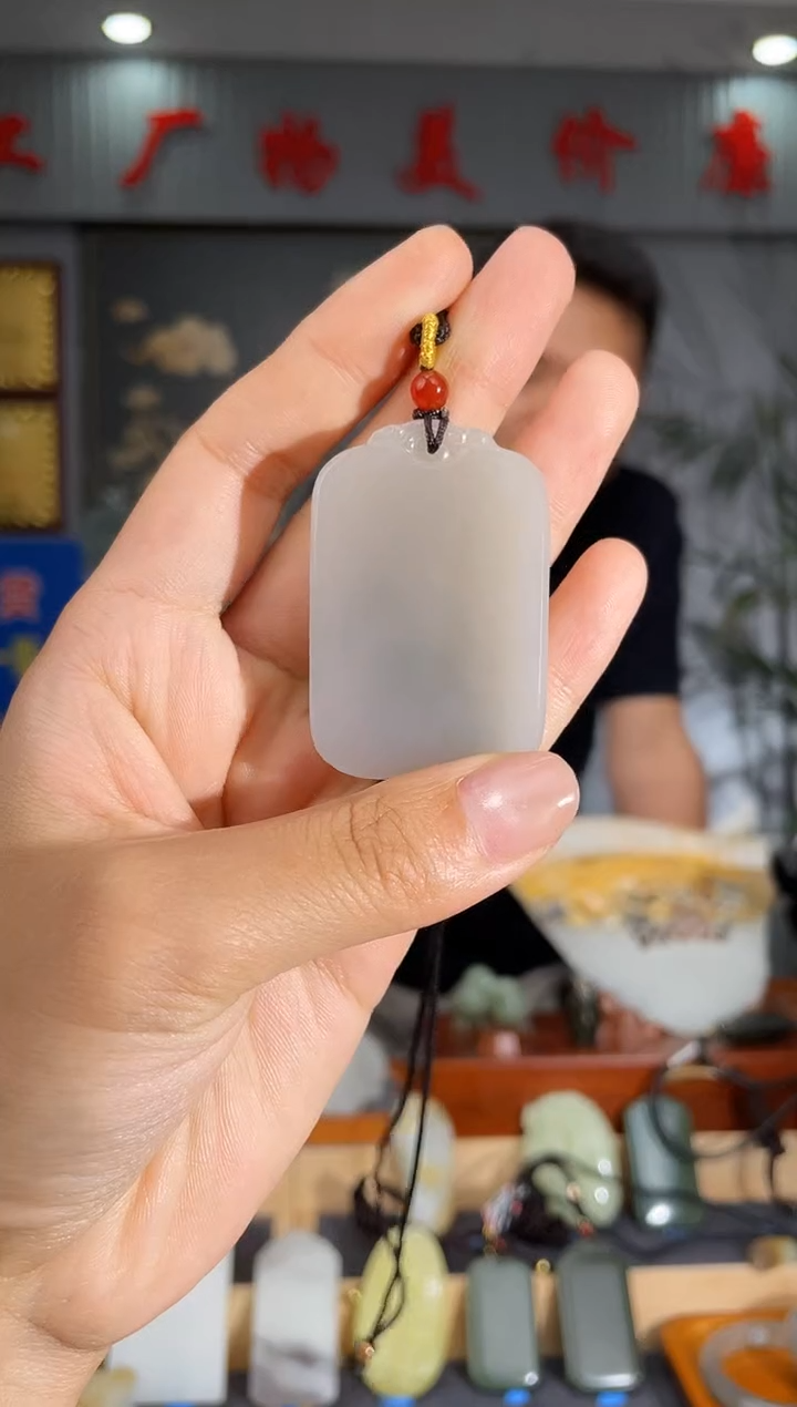 和田玉未镶嵌颈饰1