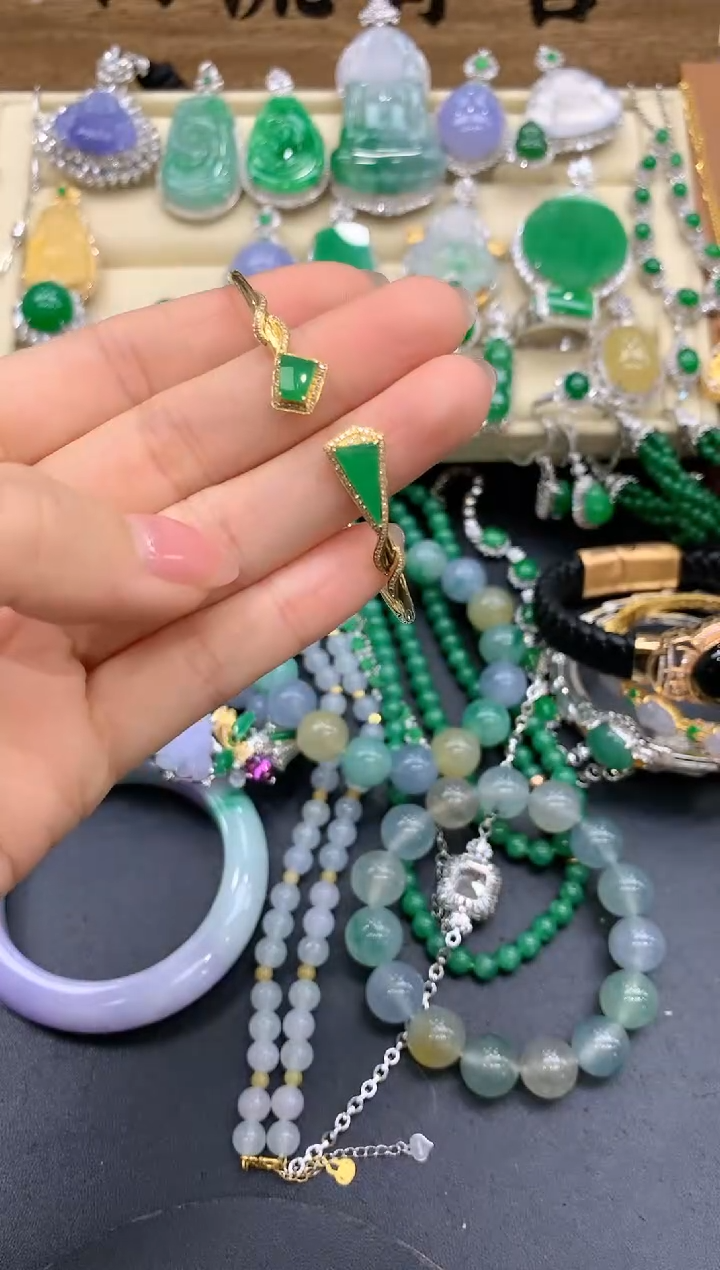 【闪购商品】翡翠手镯18K金镶嵌521-中国好珍宝