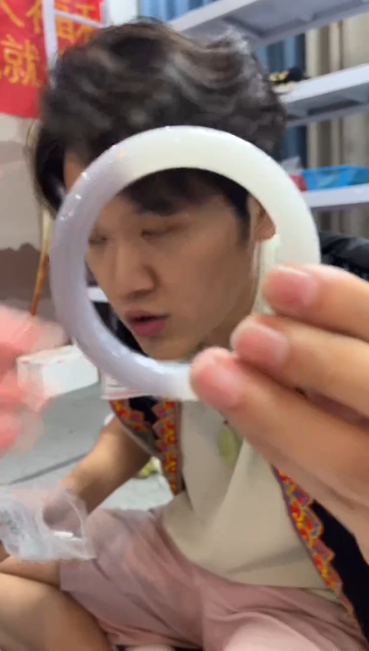 和田玉手镯未镶嵌半山半水56