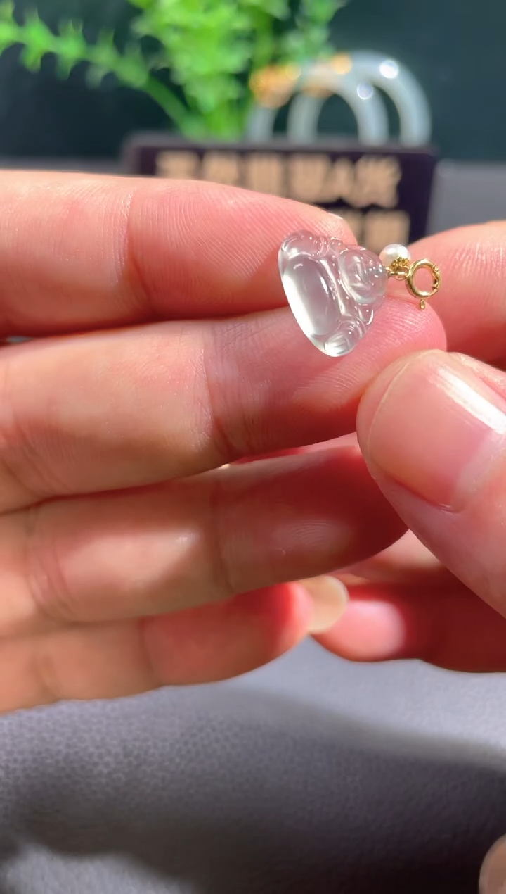 翡翠18K金镶嵌颈饰翡翠