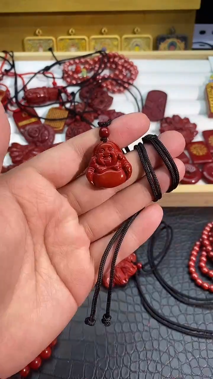 天然辰砂小佛吊坠