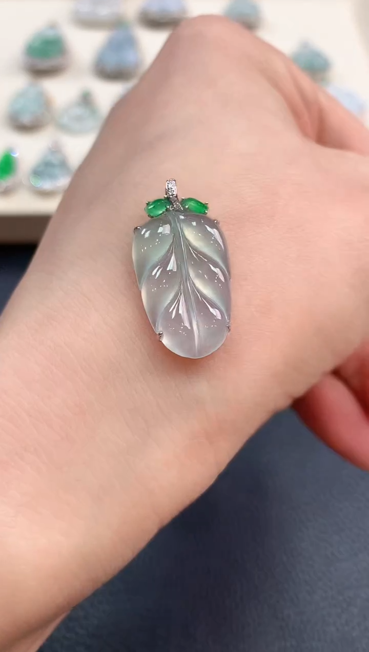 【闪购商品】翡翠吊坠(不含链)18K金镶嵌b21       