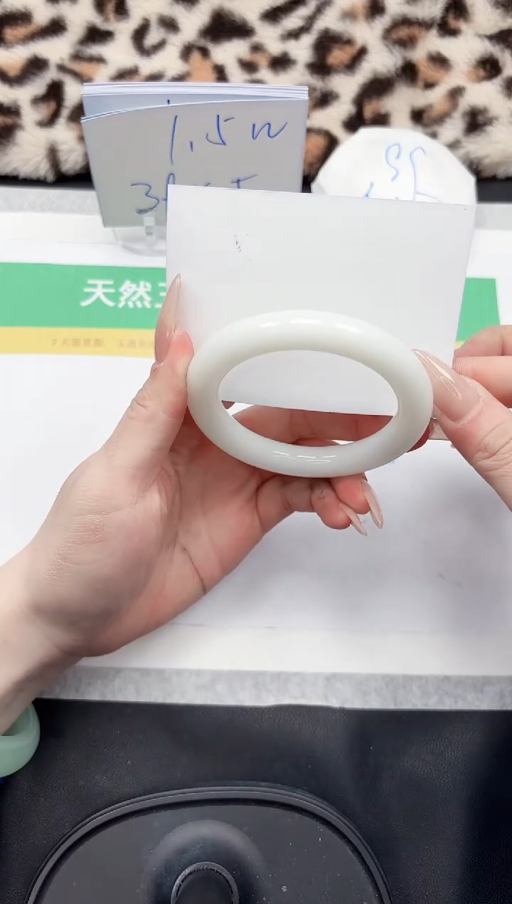 【闪购商品】石英质玉手镯未镶嵌214-54.8