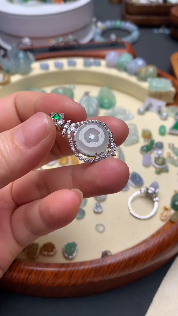 【闪购商品】翡翠颈饰银S925镶嵌翡翠镶嵌平安扣