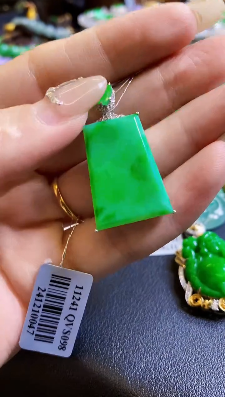 【闪购商品】定制翡翠18K金镶嵌无事牌