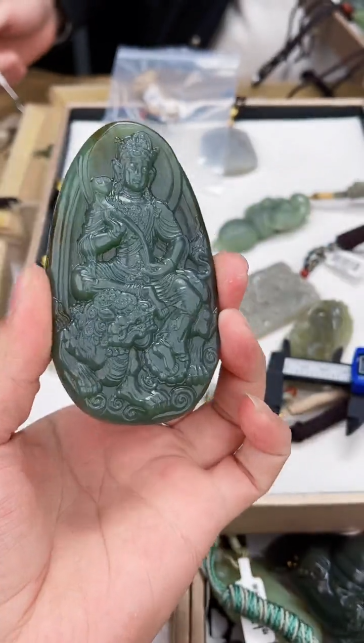 颈饰未镶嵌和田玉1