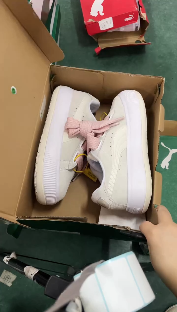 彪马时尚休闲运动鞋38M  EE40