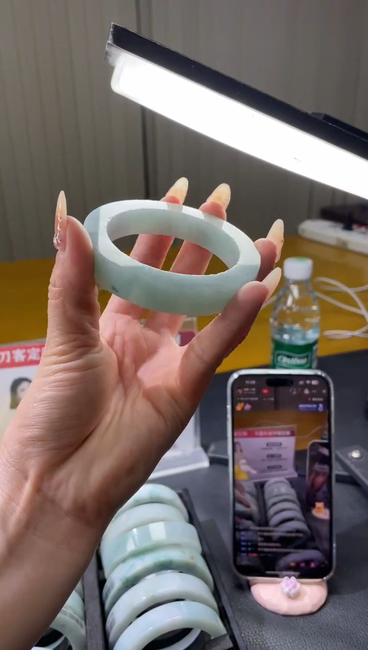 【闪购商品】定制翡翠手镯未镶嵌DDH82067