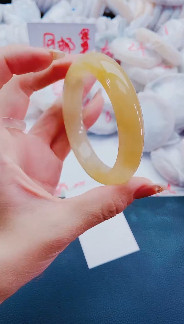未镶嵌手镯石英质玉L116-59-60