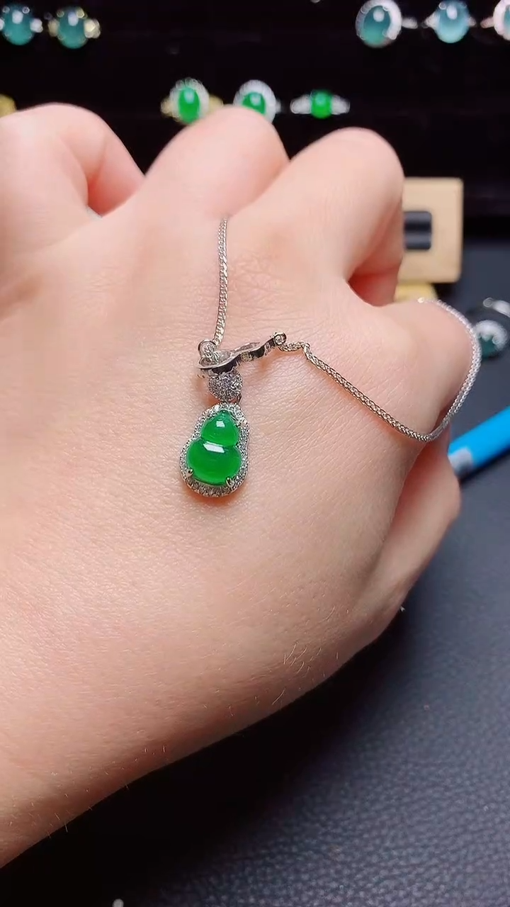 翡翠戒指银S925镶嵌天然翡翠A货s925银镶