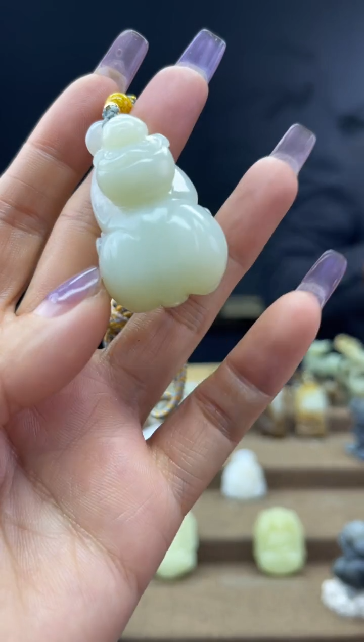 颈饰未镶嵌和田玉1