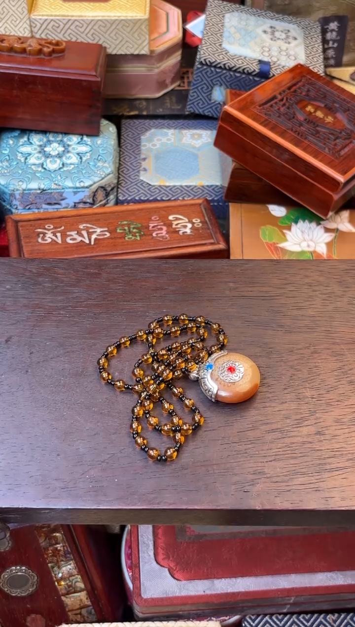 未镶嵌琥珀裸石——————————————11羊平安扣