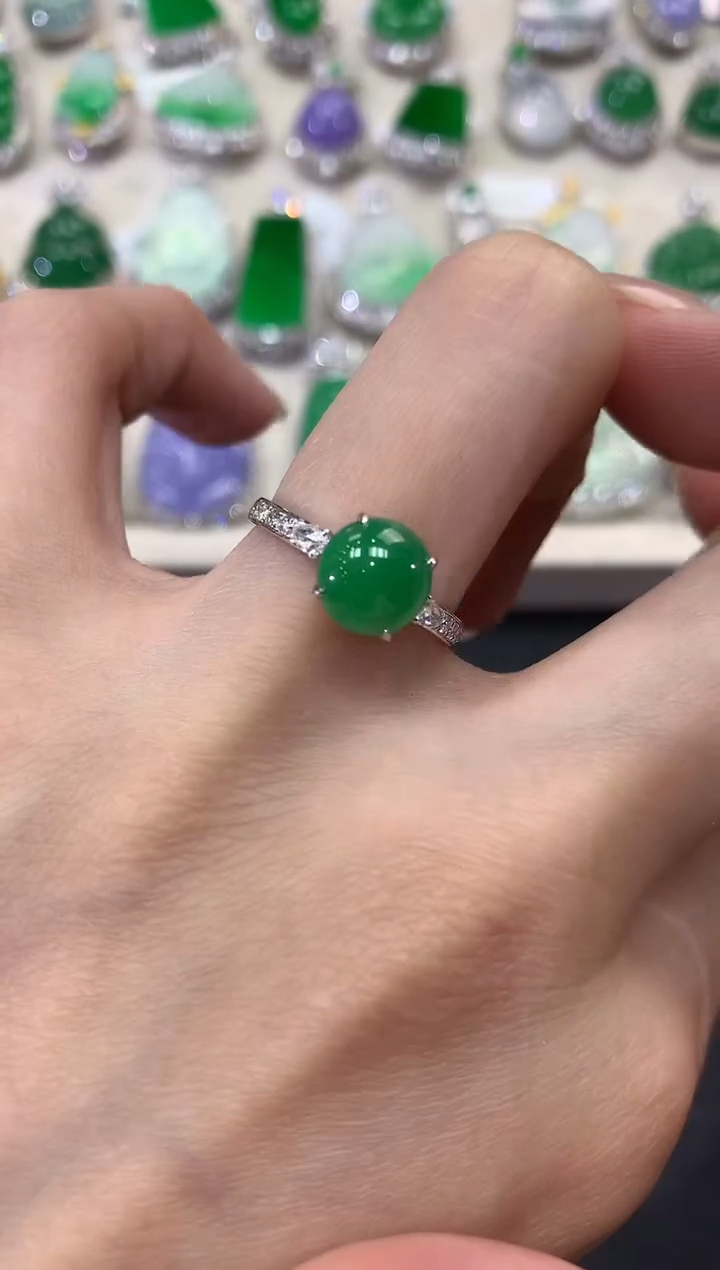 【闪购商品】翡翠戒指18K金镶嵌q67     