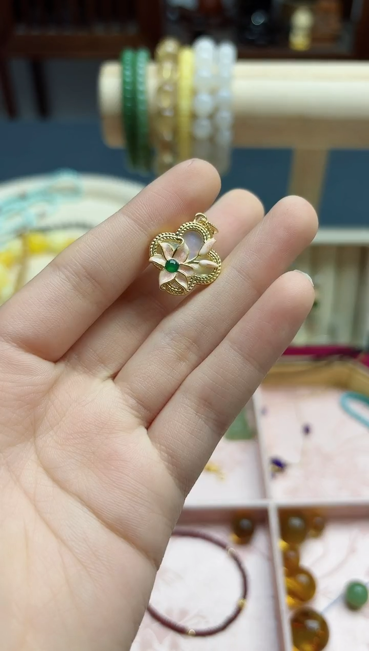 【闪购商品】贝壳（贝母）吊坠18K金镶嵌18k金贝母荷花吊坠*1 MY赠链