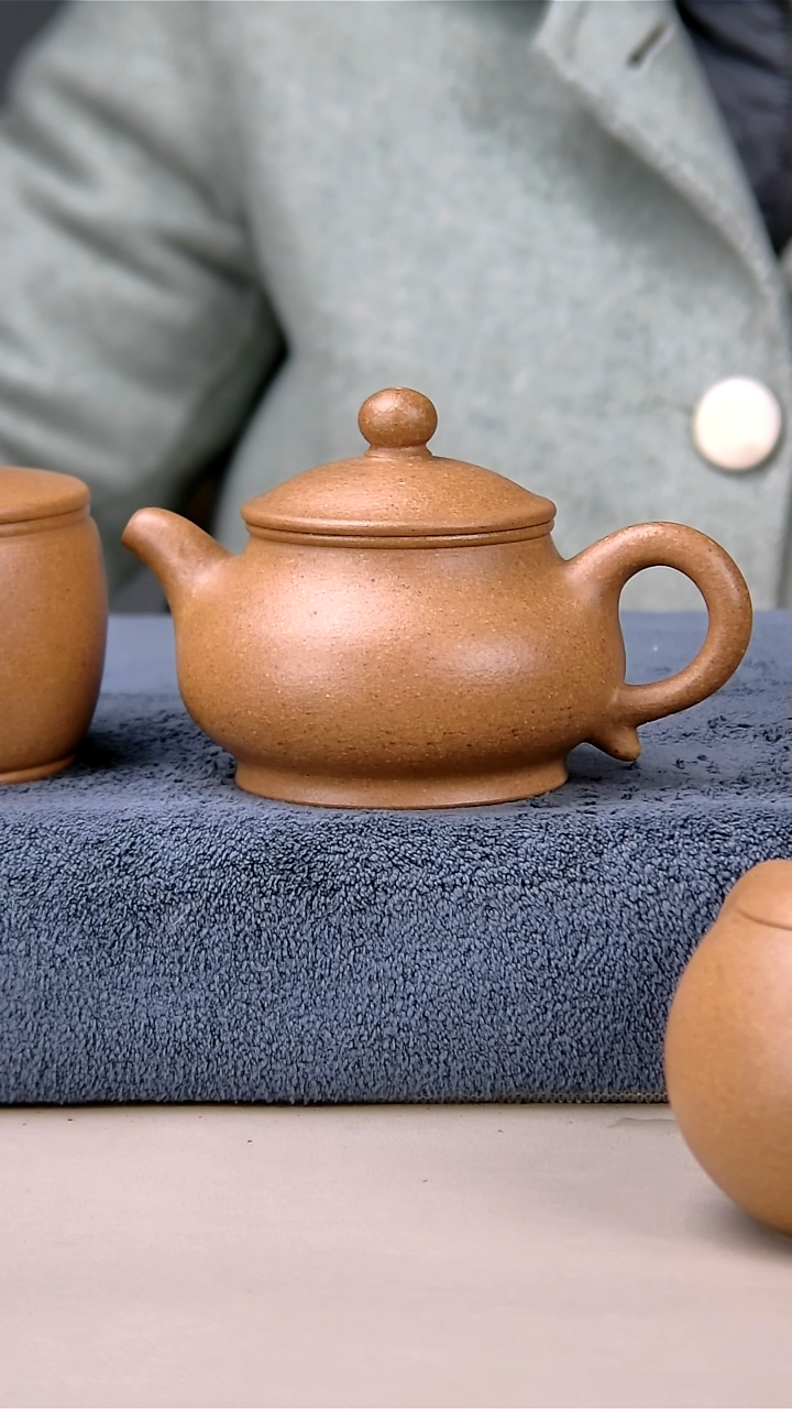 【闪购商品】紫砂茶壶160/170梨皮黄段中潘