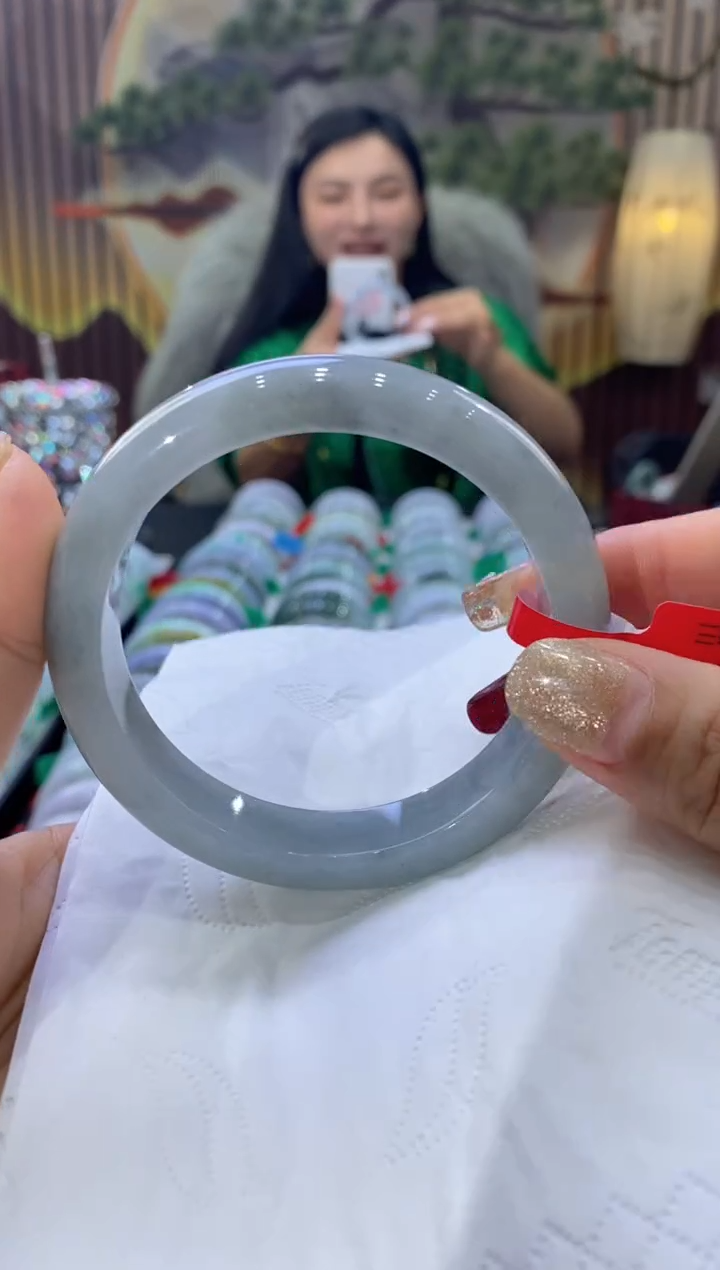 【闪购商品】翡翠手镯未镶嵌多人00008