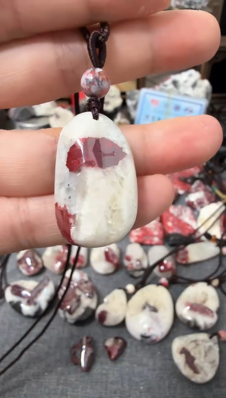 【闪购商品】天然辰砂大晶砂随行吊坠1