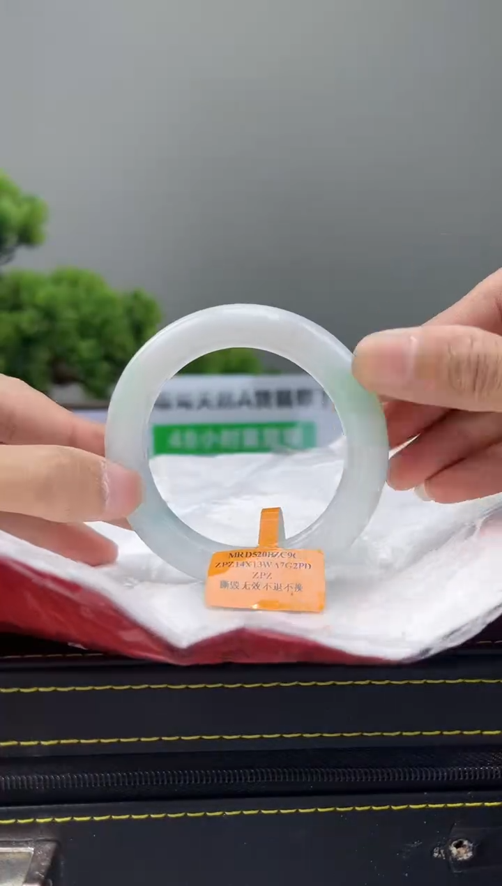 【闪购商品】翡翠手镯未镶嵌手镯32