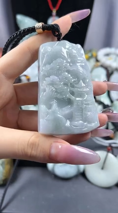 翡翠未镶嵌颈饰山水牌