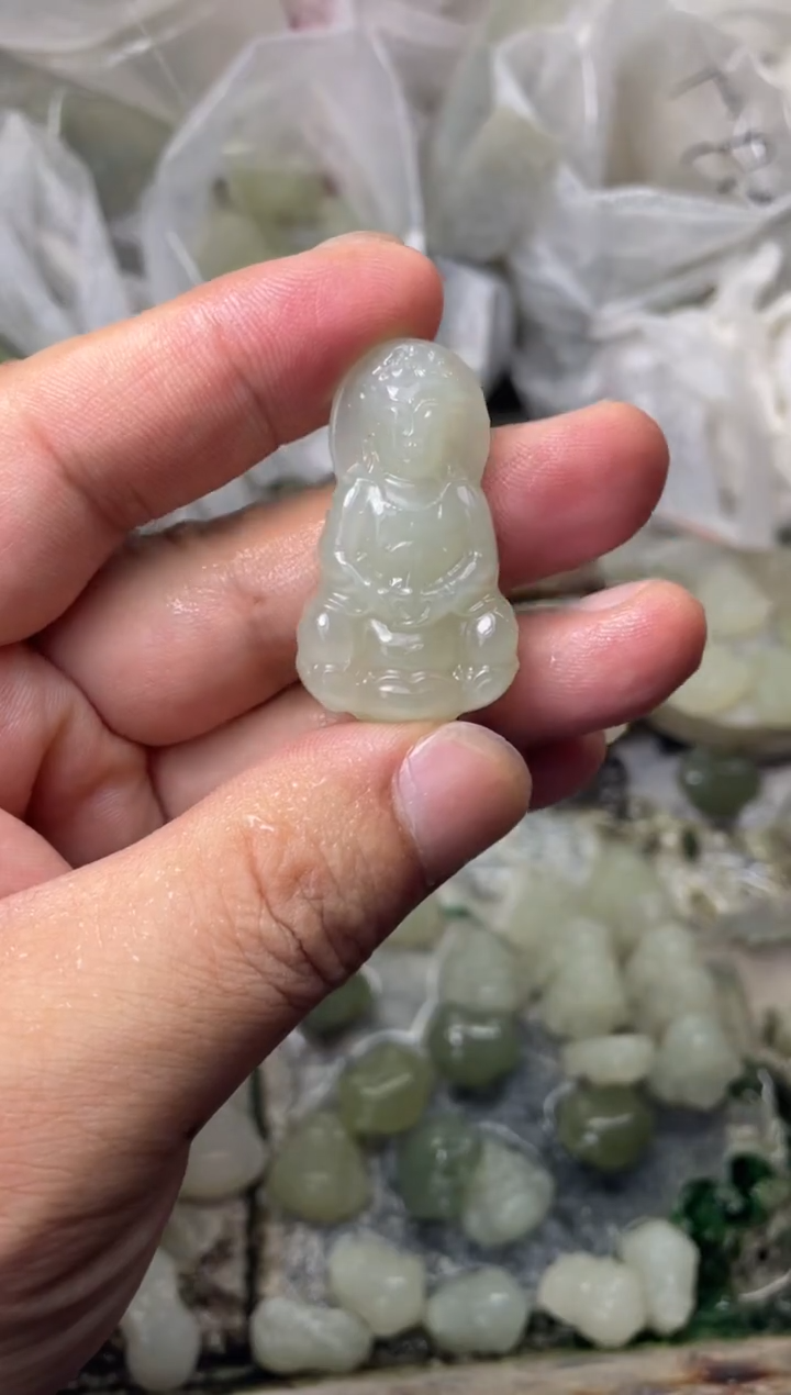 和田玉未镶嵌颈饰1