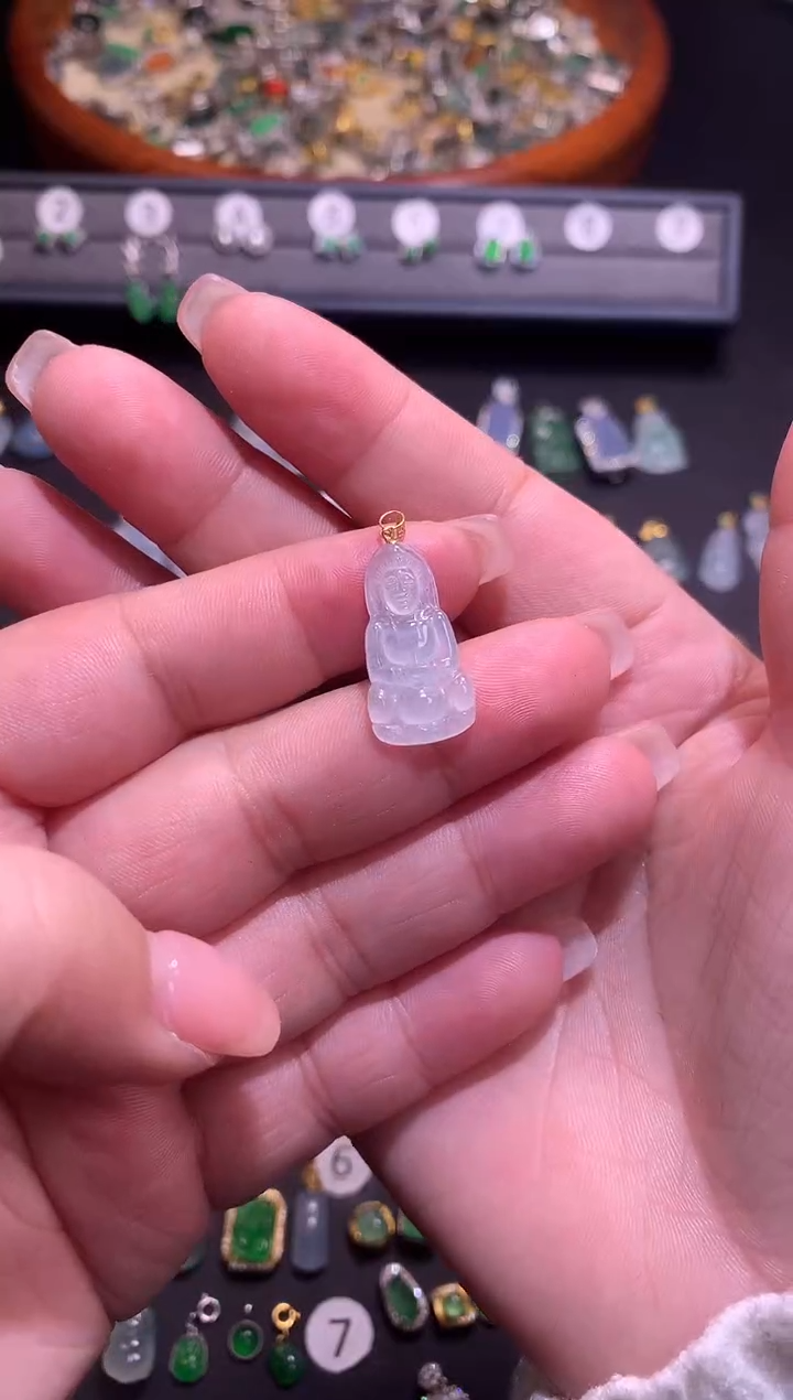 【闪购商品】翡翠吊坠(不含链)18K金镶嵌1