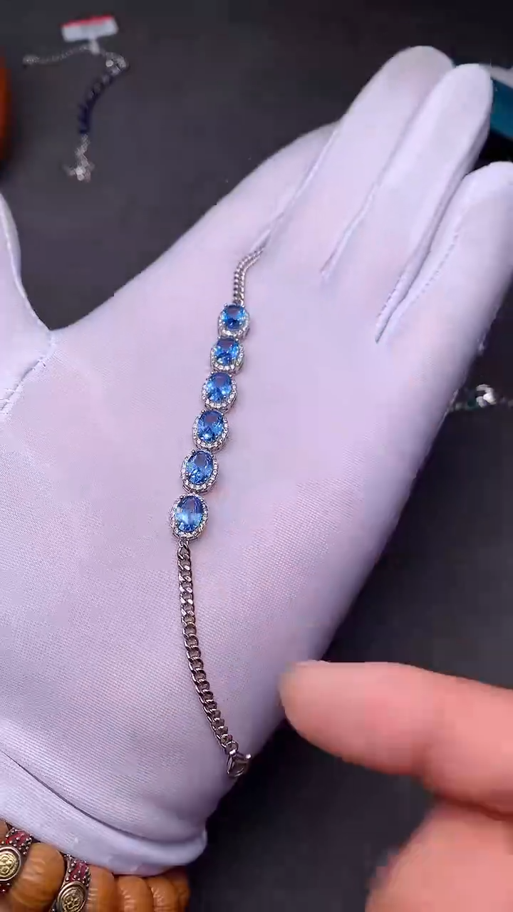 【闪购商品】海蓝宝石手链银S925镶嵌······