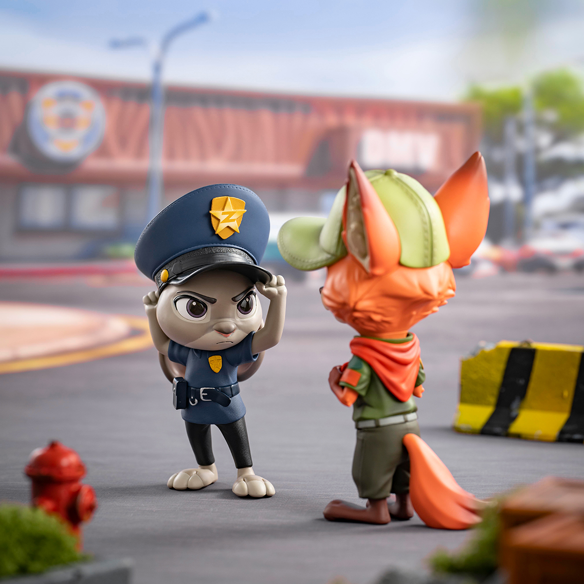Disney/迪士尼正版【疯狂动物城】红领巾小尼克/警官朱迪（组合装）