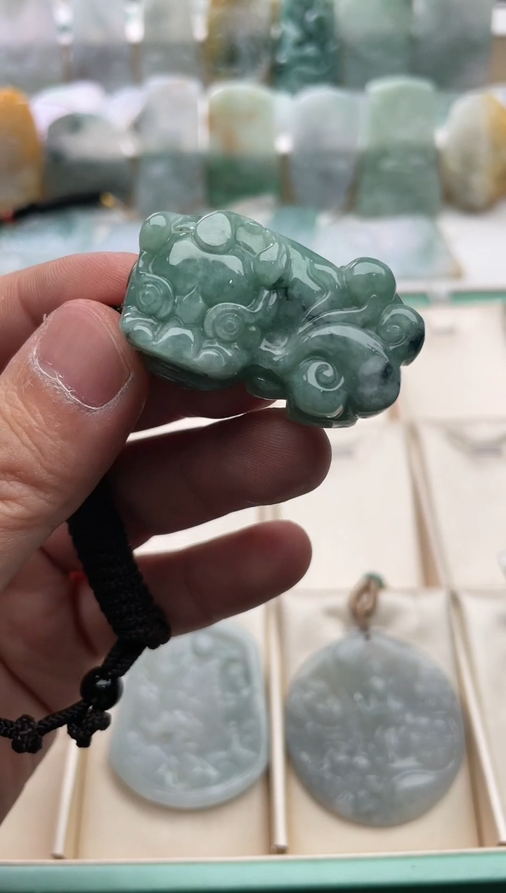 【闪购商品】翡翠颈饰未镶嵌..../2/23/ 159