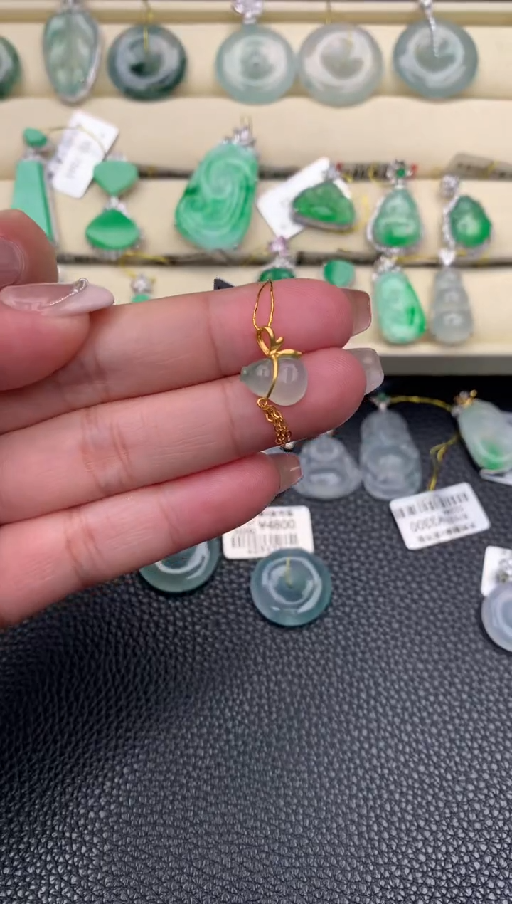 【闪购商品】翡翠颈饰18K金镶嵌D625