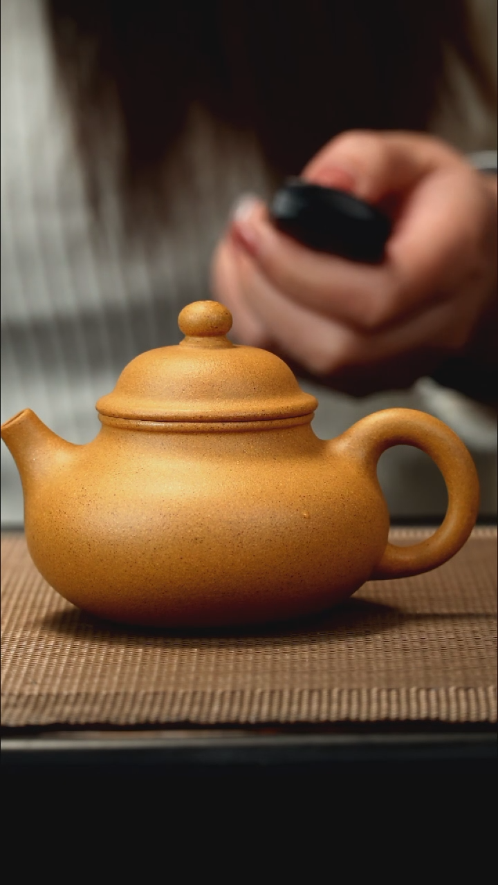 紫砂茶盏黄金段容天150CC