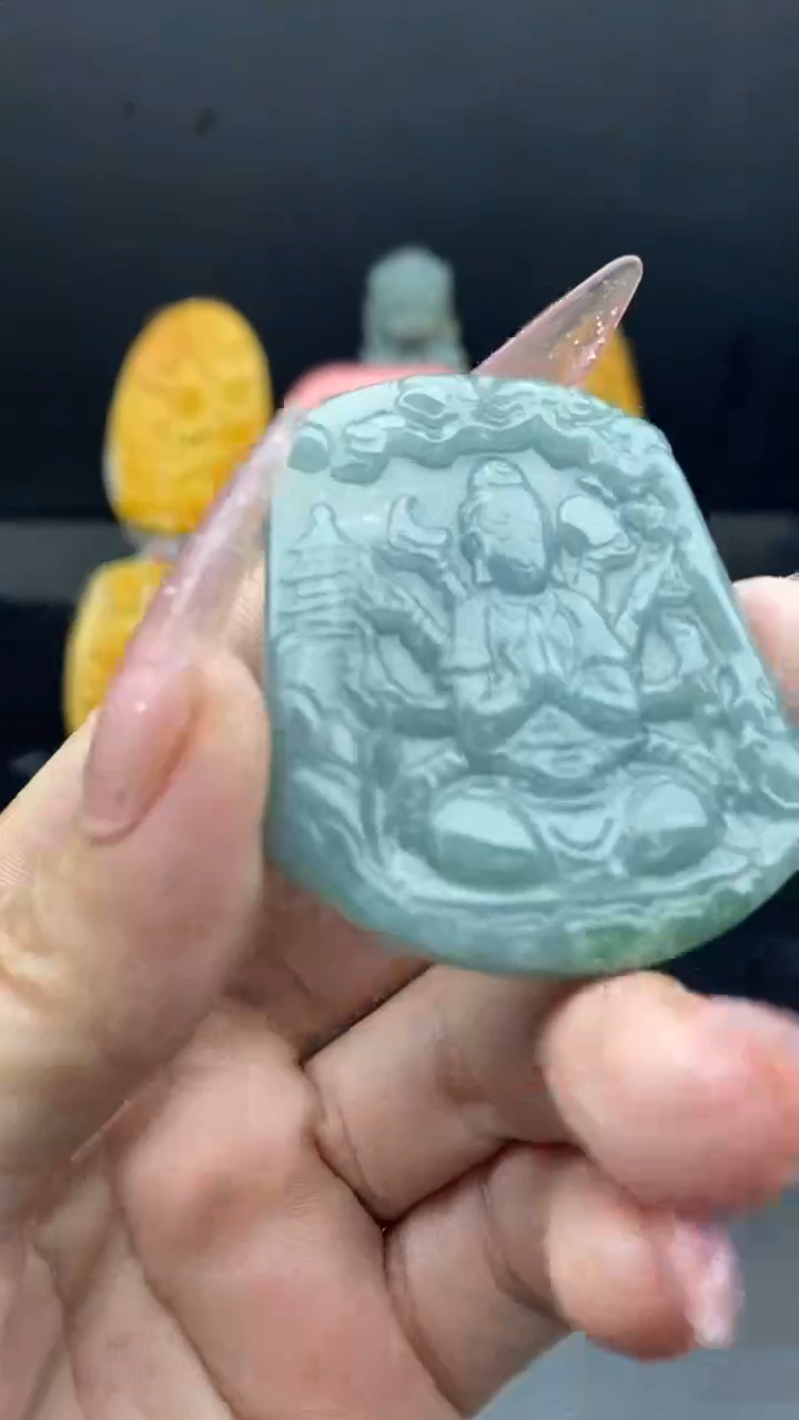 翡翠未镶嵌颈饰挂件