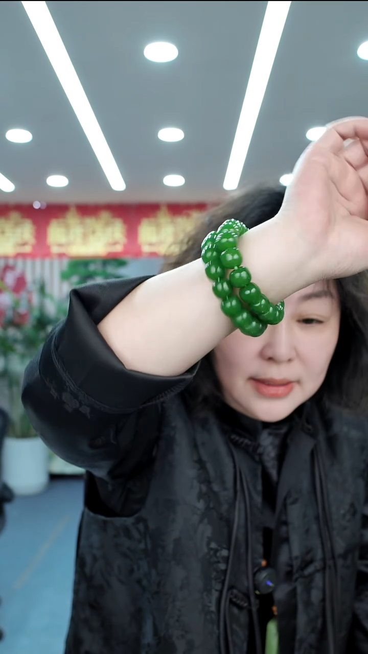 未镶嵌蛇纹石玉手串多样式发货随机发一