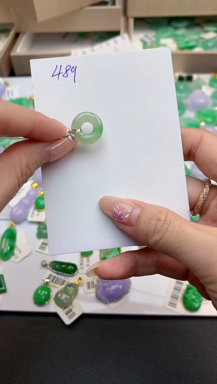 颈饰18K金镶嵌翡翠天然缅甸A货翡翠