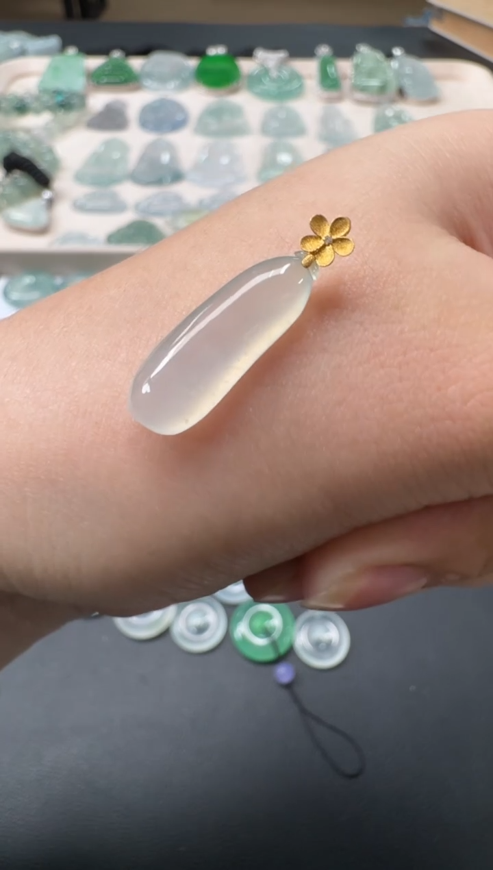 吊坠(不含链)18K金镶嵌翡翠C103|580