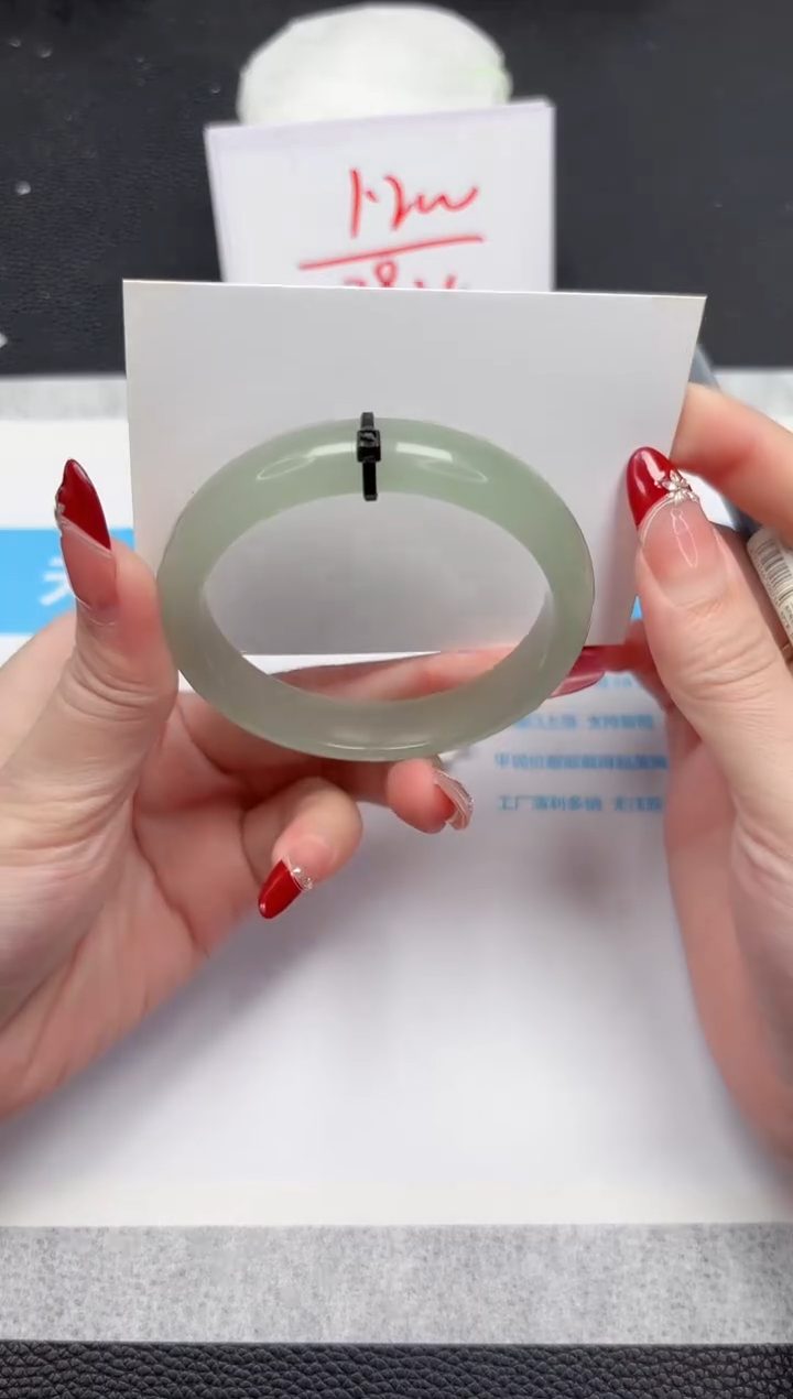 【闪购商品】石英质玉手镯未镶嵌388-54.2