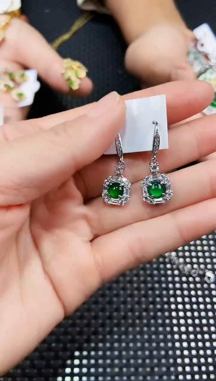 【闪购商品】翡翠耳饰未镶嵌111111111