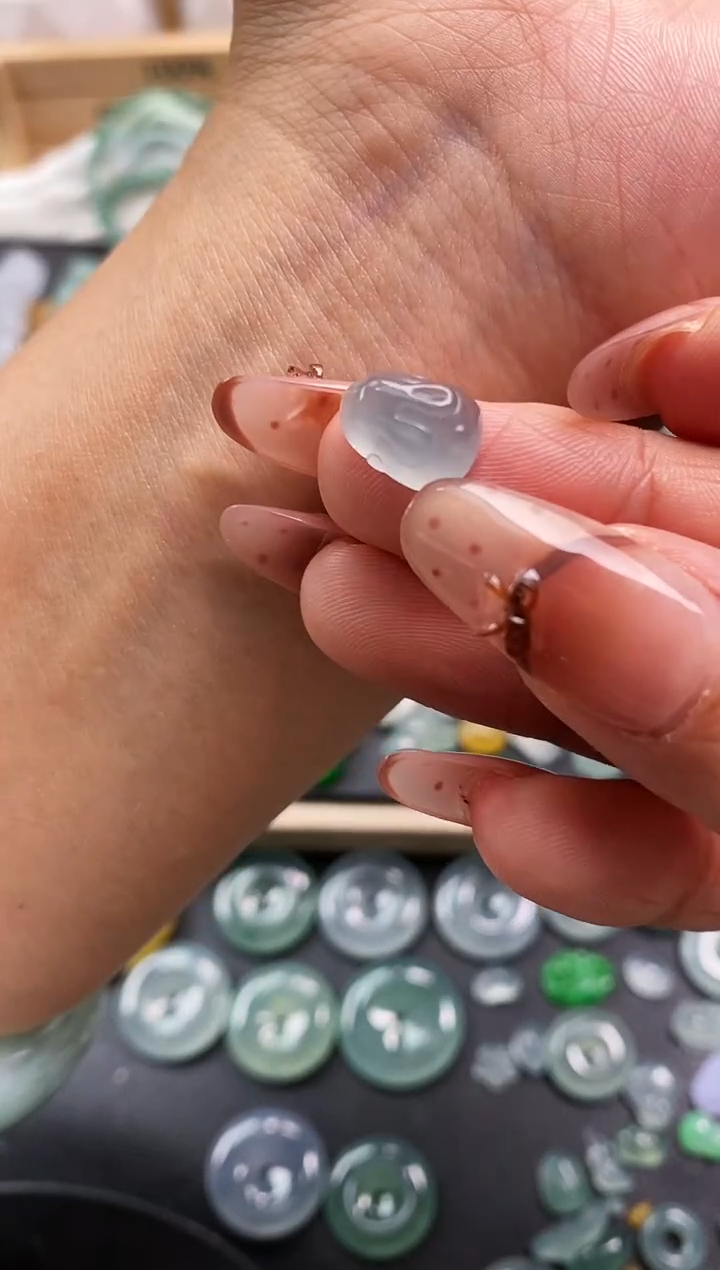 裸石翡翠葵?兔子 200买断不退不换  定向 葵