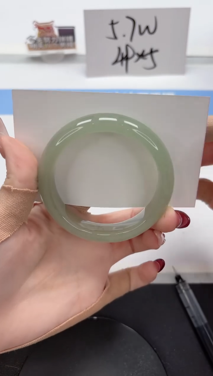 【闪购商品】石英质玉手镯未镶嵌A380-55