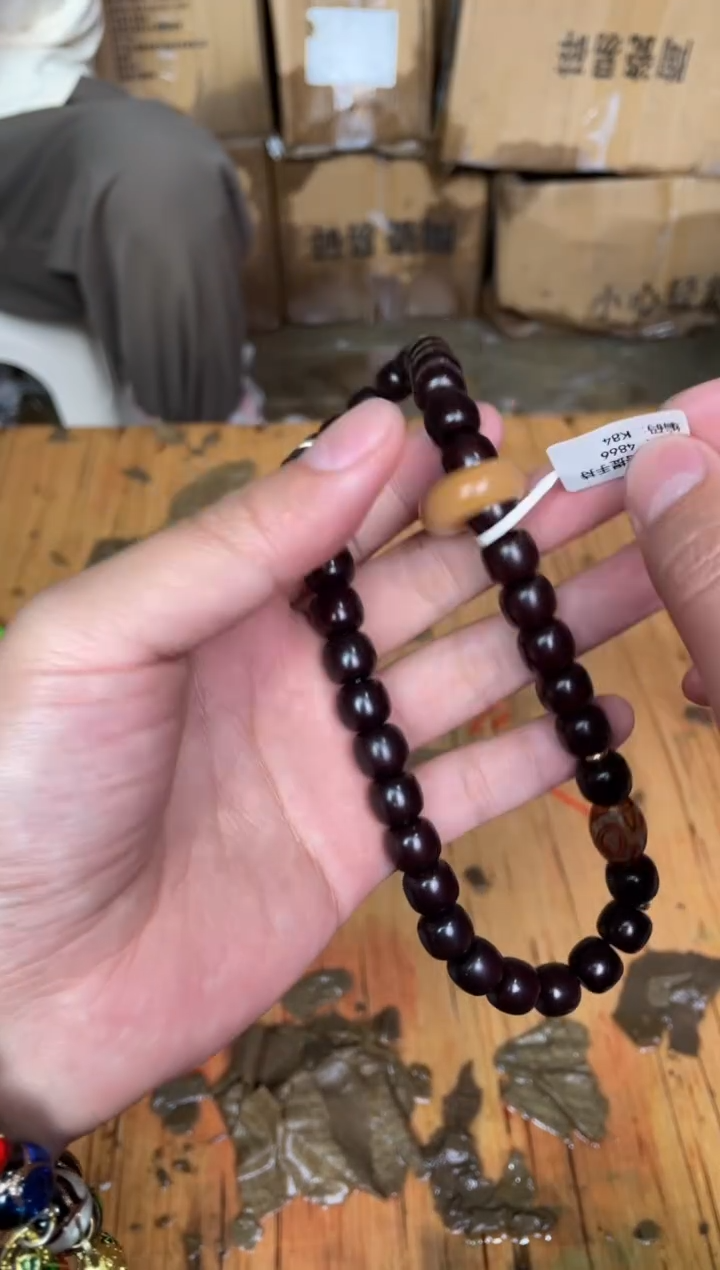 木质非金属捧月文创福利闪购商品无礼盒