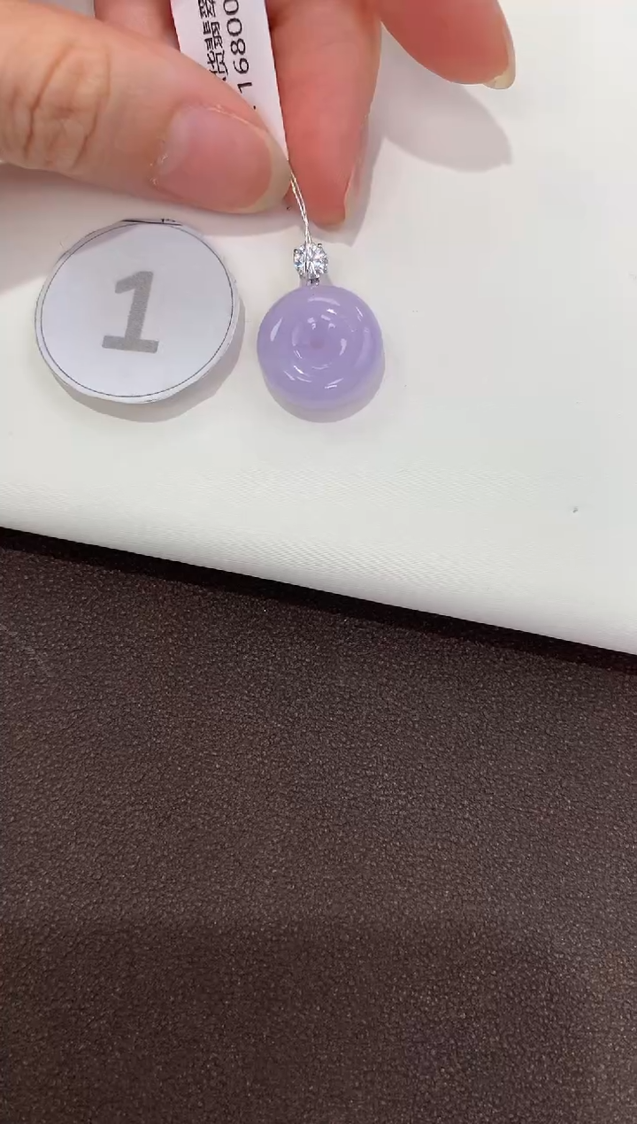 翡翠18K金镶嵌颈饰天然缅甸a货翡翠