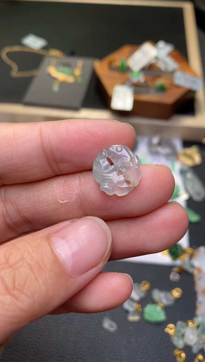 颈饰未镶嵌翡翠净货38582