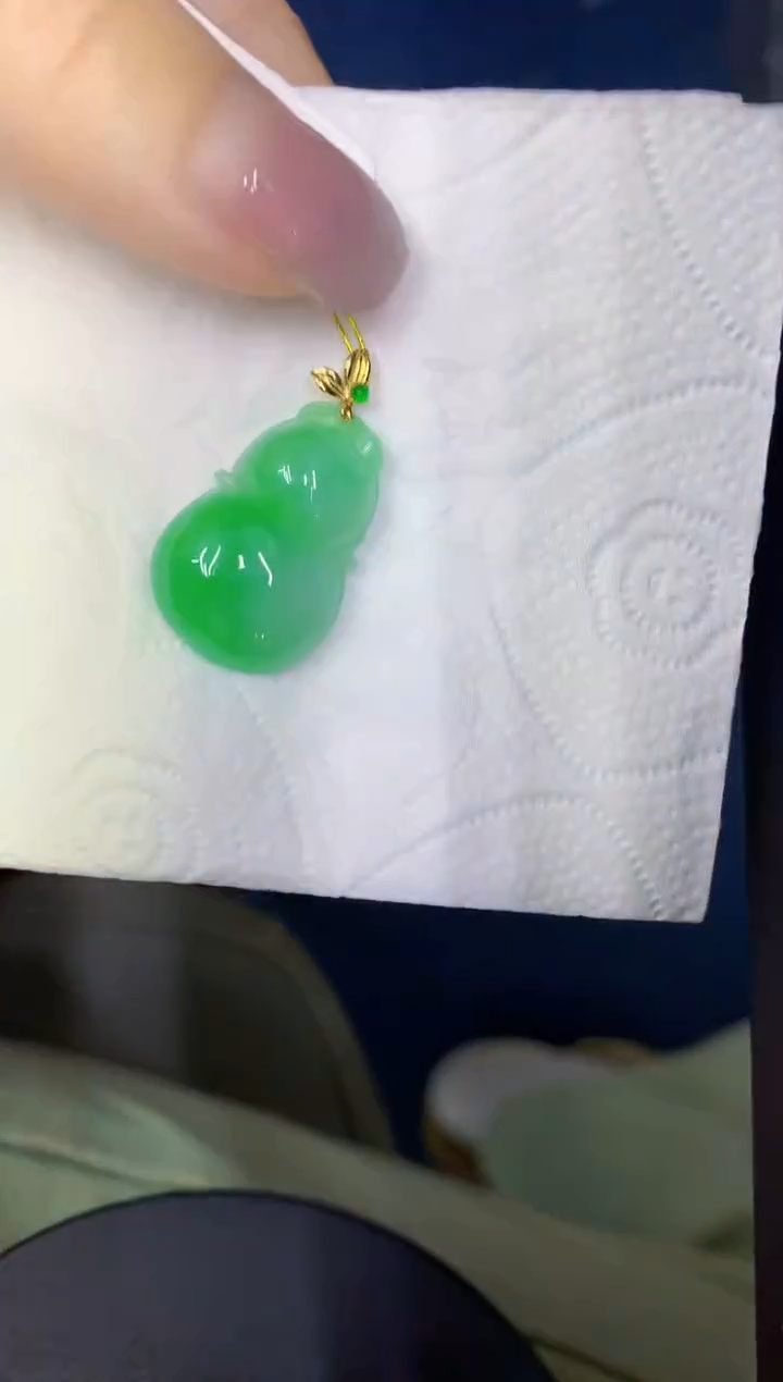 颈饰18K金镶嵌翡翠缅甸天然翡翠A货