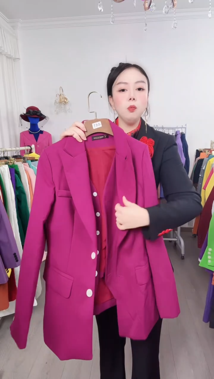 L码马甲+外套（默认微瑕、不退不换）