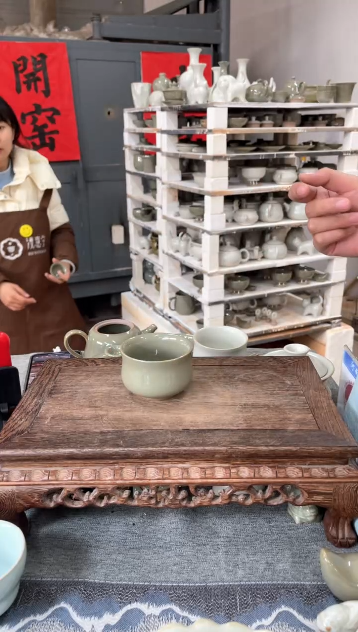 【闪购商品】摆件秘色宝石釉 玉兰杯