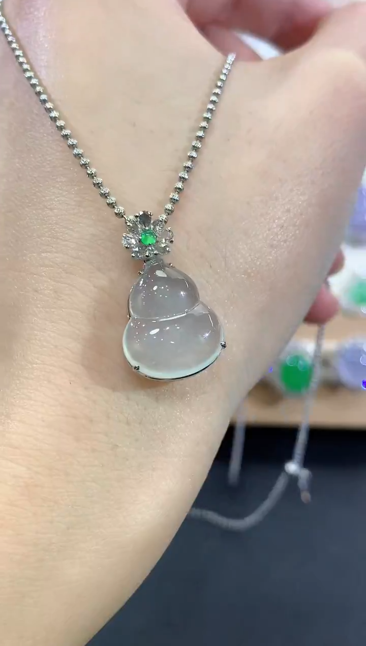 吊坠(不含链)18K金镶嵌翡翠冬日珠宝E115