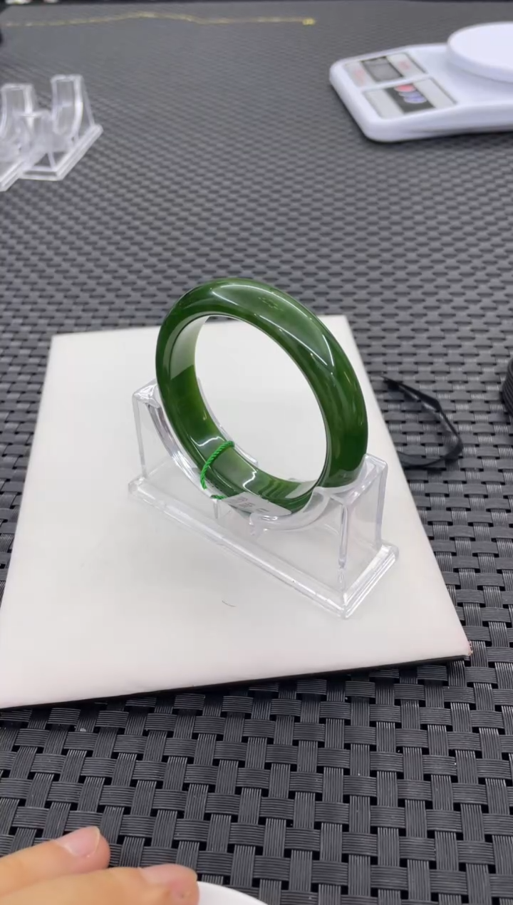 【闪购商品】和田玉手镯一条57+未镶嵌(多样性发一件) Z0599-1