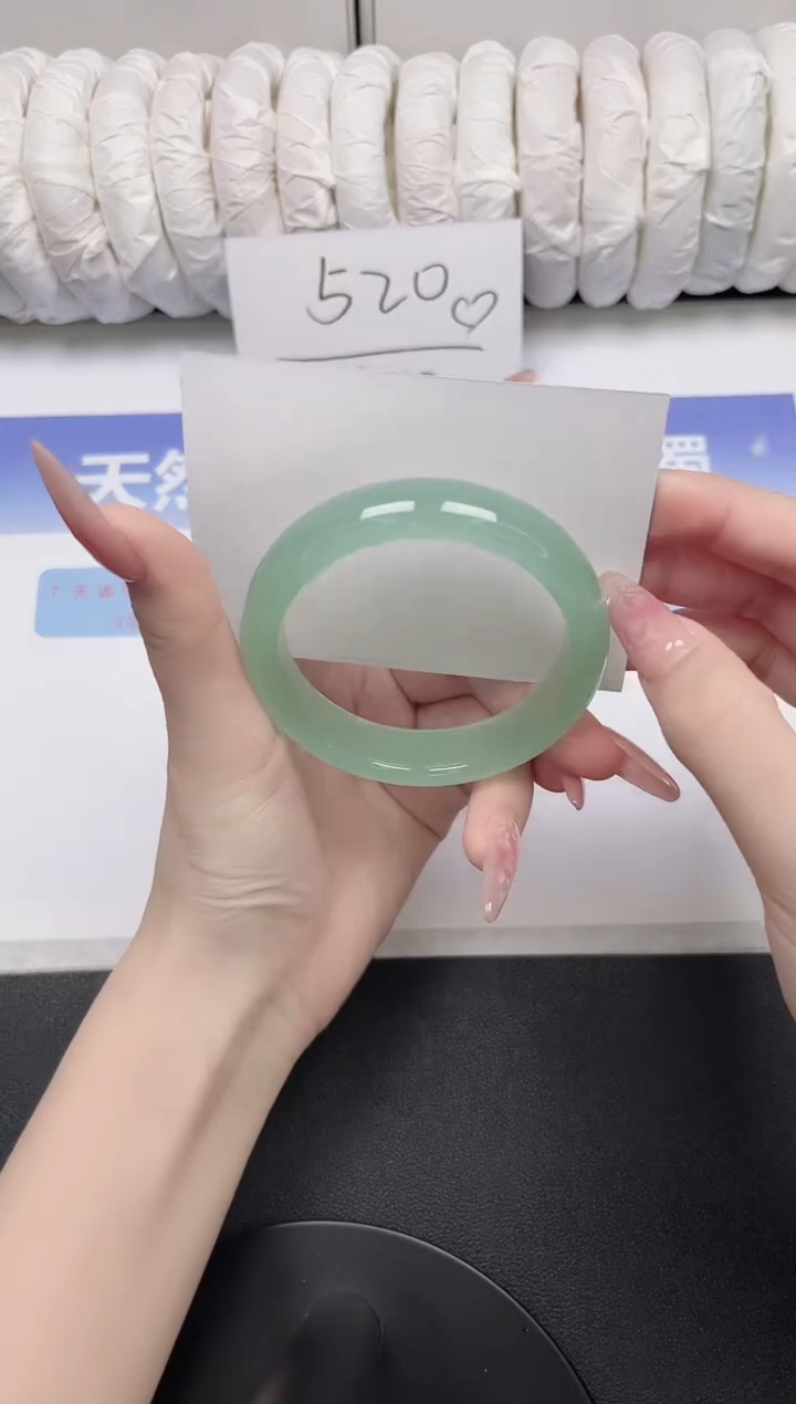 未镶嵌手镯石英质玉61-54.9