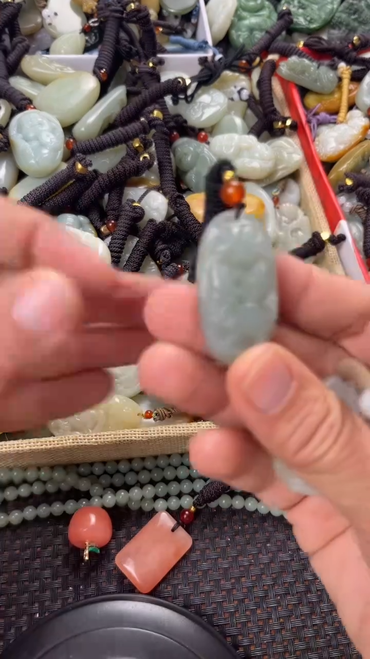 【闪购商品】和田玉颈饰未镶嵌多样性发货没有证书拍一发一有瑕