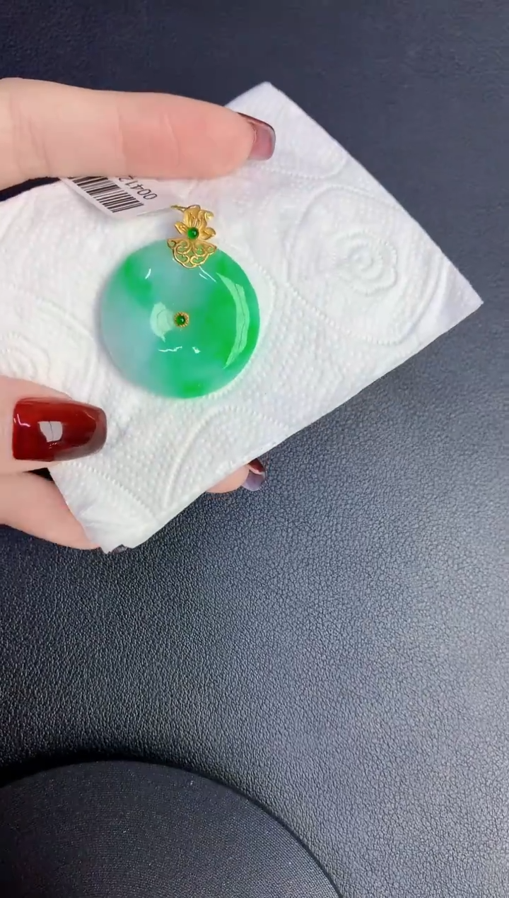 颈饰18K金镶嵌翡翠缅甸天然翡翠A货